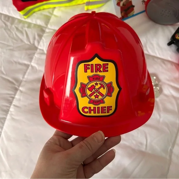 Melissa And Doug Fire Chief Role play Costume Set Ages 3 To 6 NIOB - Picture 3 of 9